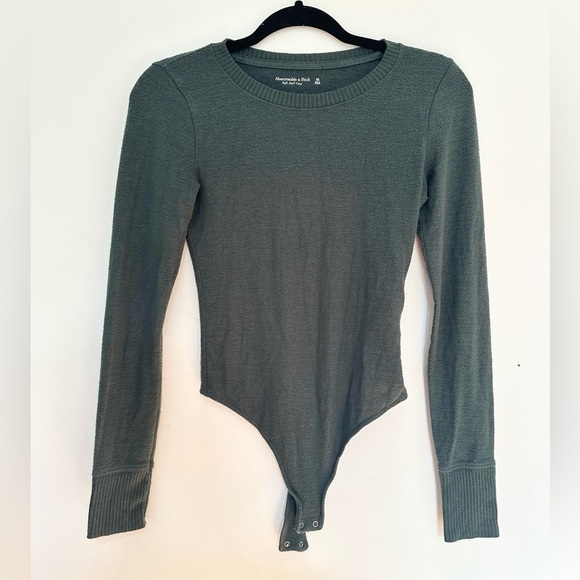 Abercrombie & Fitch Green Long Sleeve Bodysuit size XS crewneck pullover - Picture 1 of 4
